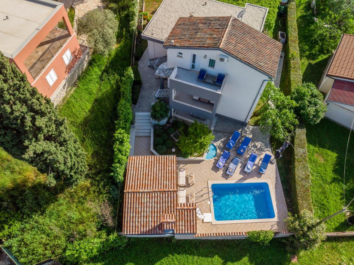 Nature & Sea With Pool Pula